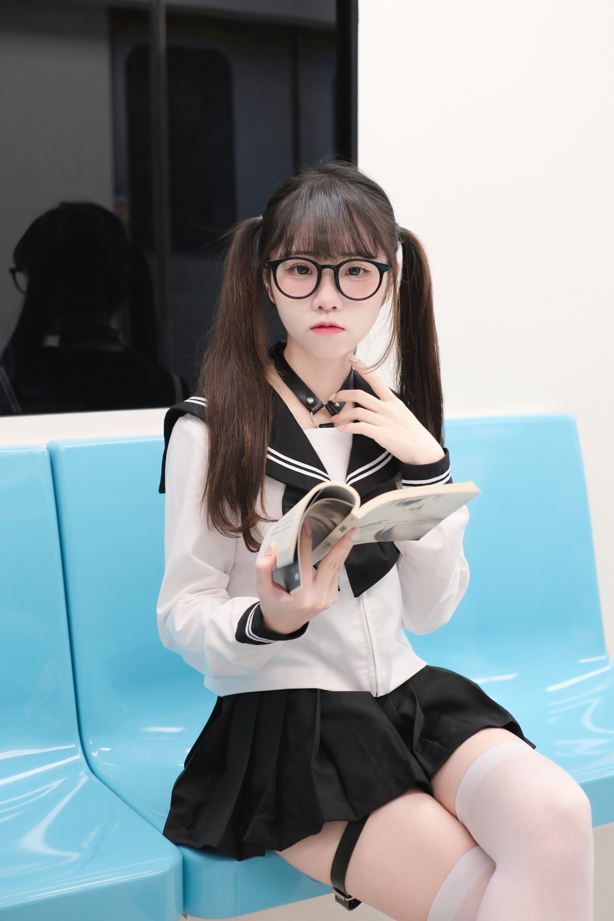 图片[1]-可可小白兔 – NO.011 電車上の女高中生[70P]-XikXak